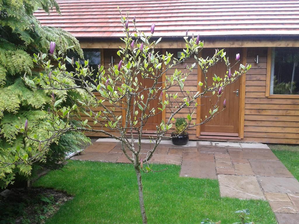 Manor Garden Lodge Wirral Exterior photo